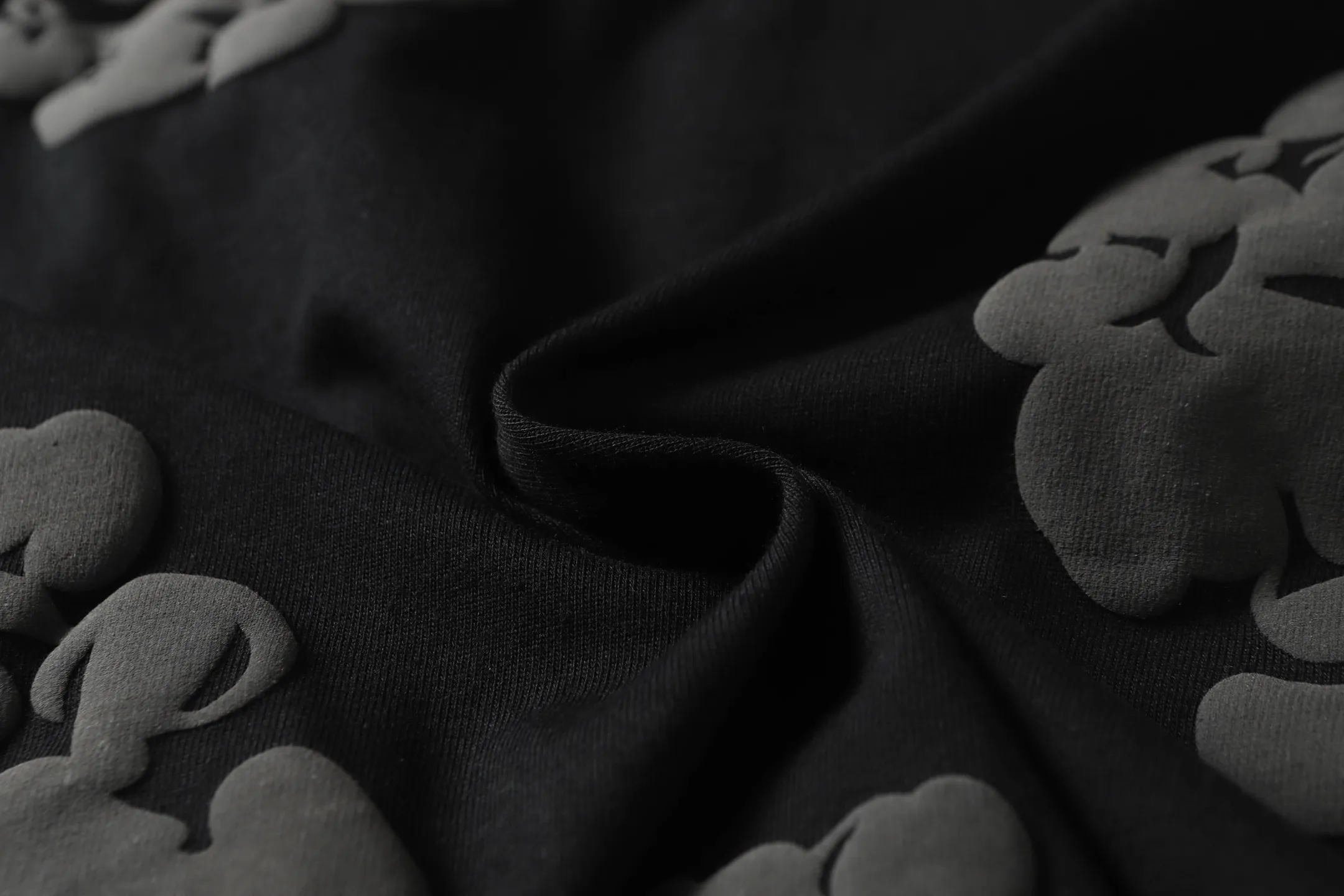 DENIM TEARS Kapok New Short Sleeve Model No.: 3165P106 Color: Black Gray Size: S M L XL